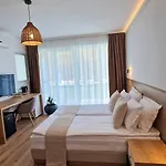 Ξενοδοχείο Waterside 3*