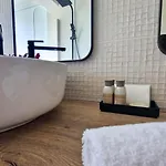 Waterside Ξενοδοχείο 3*
