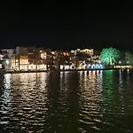 Waterside Ξενοδοχείο 3*