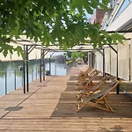 Ξενοδοχείο Waterside