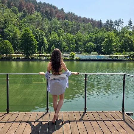 Waterside Хотел
