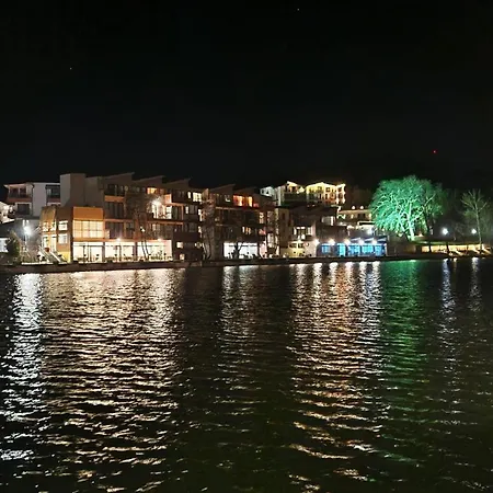 Waterside Хотел 3*